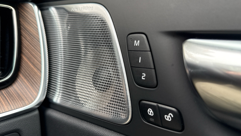 Volvo XC60 2.0 B5P Ultimate Dark 5dr AWD Geartronic Petrol Estate